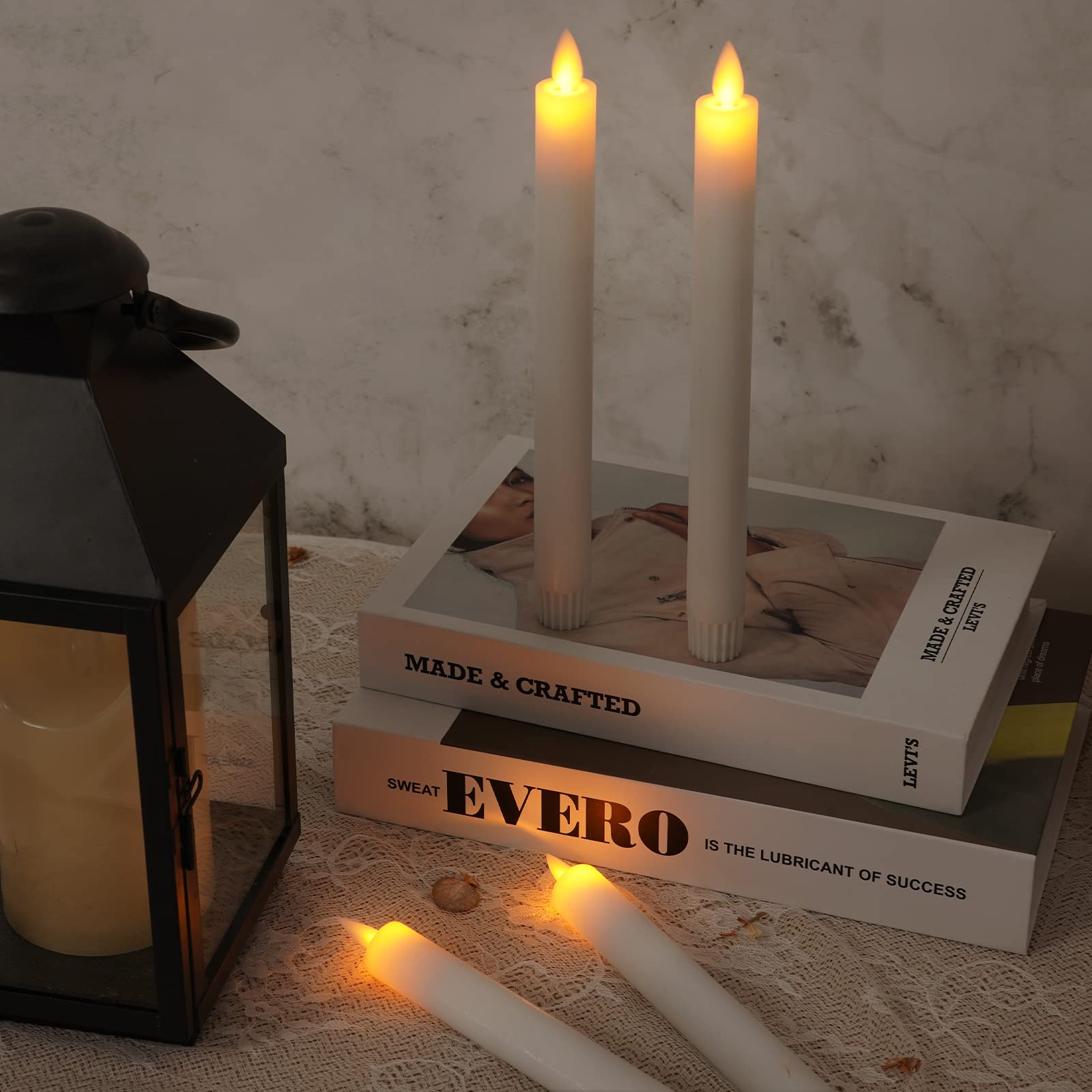 Homemory Lot De 4 Bougies LED Avec Mèche Dansante, Fonction Minuterie, Télécommande, Bougies électriques à Piles, Bougies En Cire Véritable, Bougies Chaudes Jaunes, Sans Flamme, Décoration De Noël