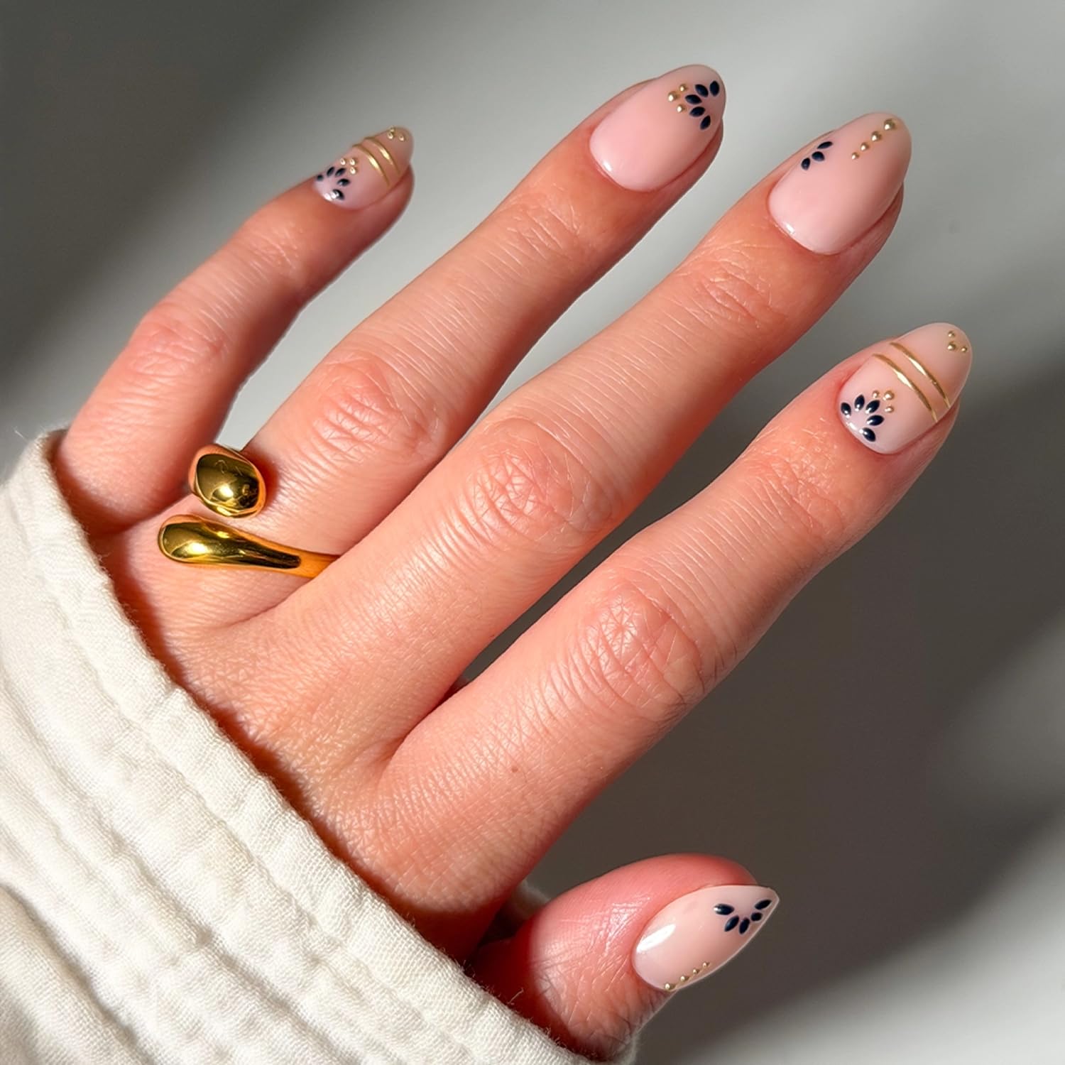 Photo 1 of Glamnetic Short Oval Press On Nails