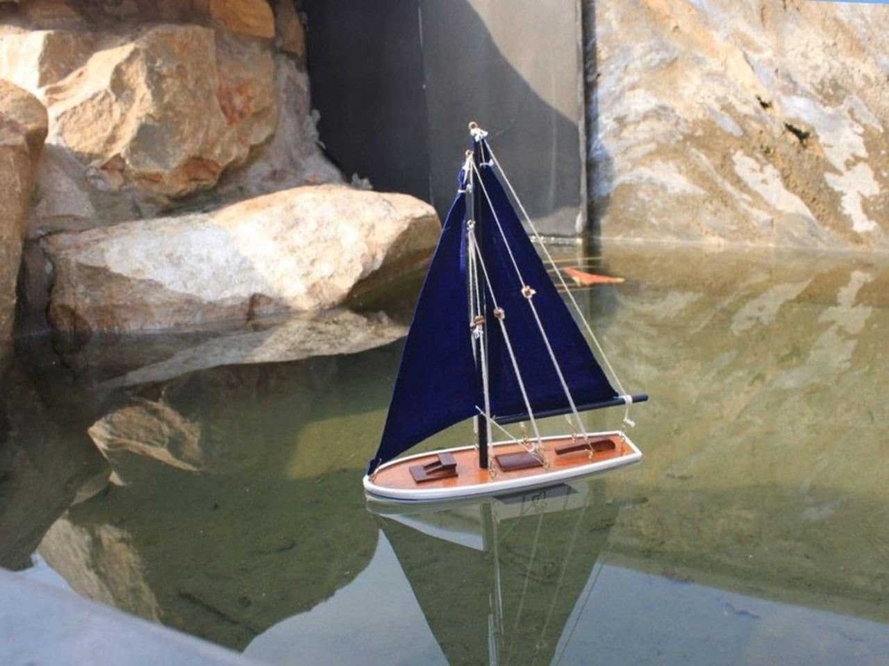Amazon.com: Hampton Nautical It Floats Floating Sailboat, 12