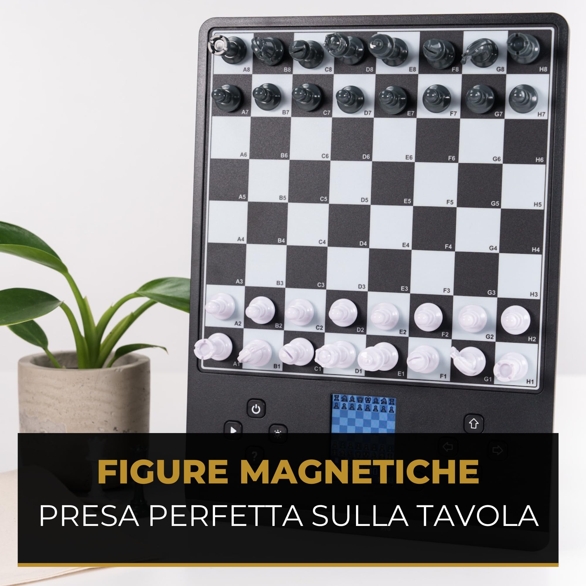 MILLENNIUM M815 ChessGenius PRO - Scacchi computer per bambini, principianti e avanzati, allenatore intelligente per scacchi con diverse opzioni di esercizio e livelli di difficoltà personalizzabili