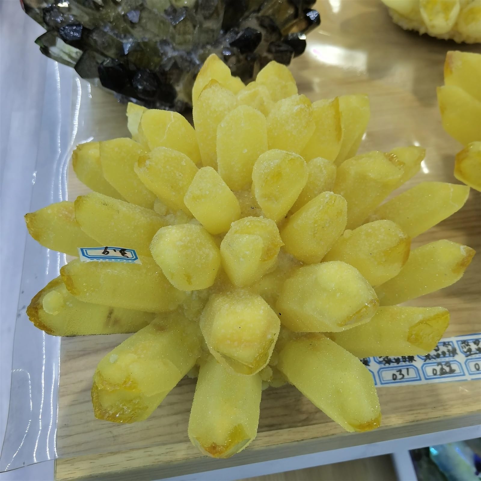 Stone Yellow Phantom Quartz Crystal Cluster Home Aquarium Office Ornaments(510-600g)