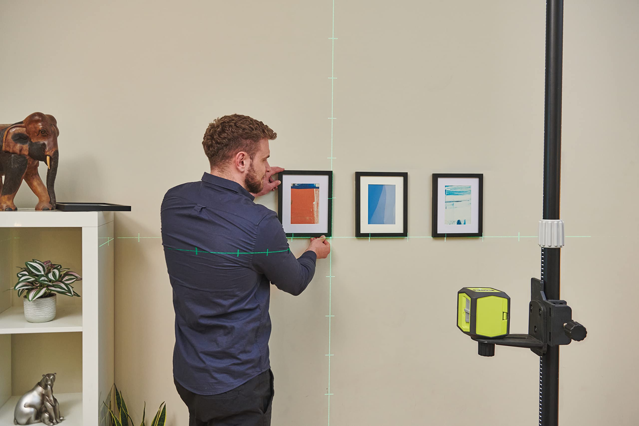 Ryobi RBCLLG2 Laser a Croce Color Verde, Livella Laser Autolivellante, con Filettatura da 1/4″, con Luce LED Inclusa