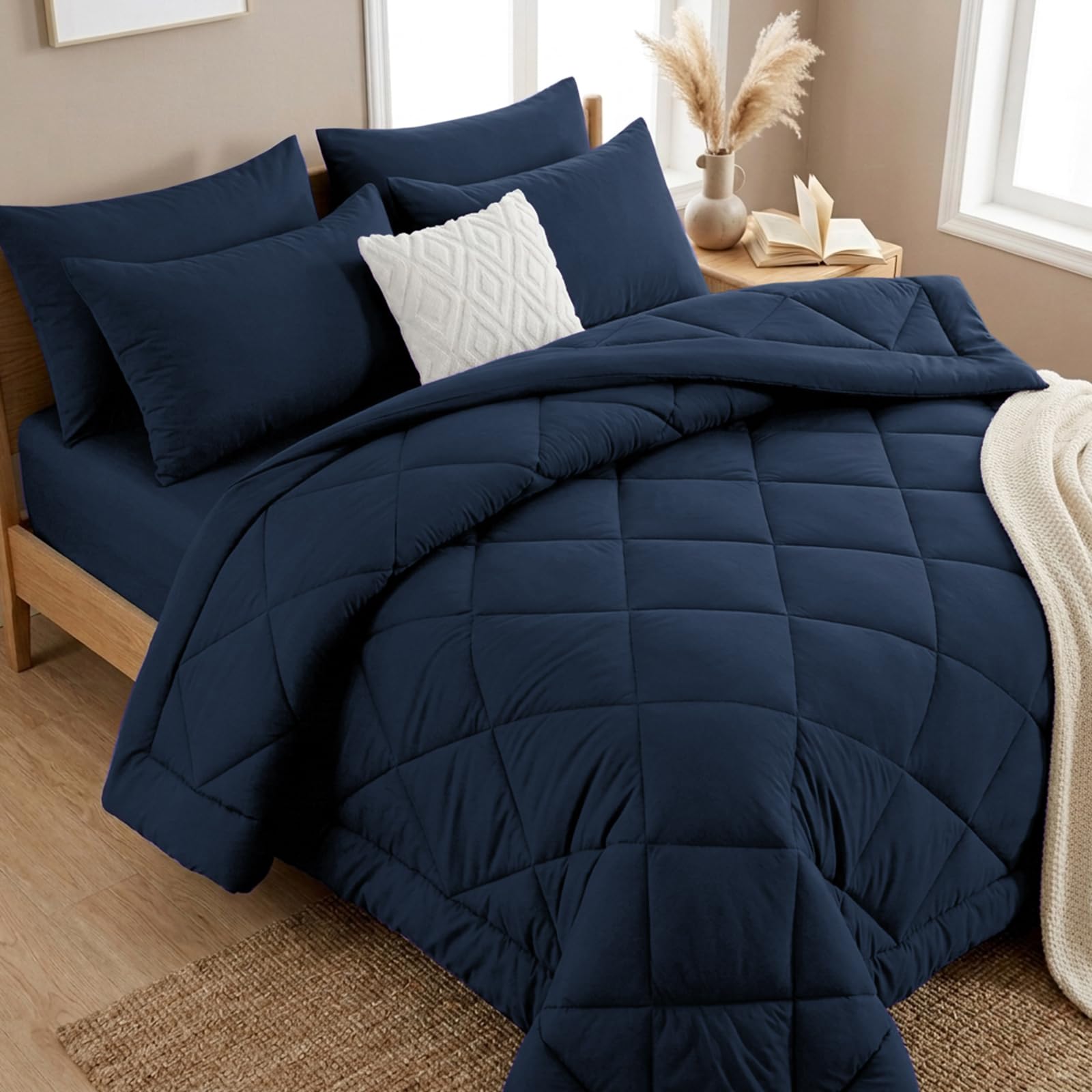 Tifschlaf Coverless Duvet Single 10.5 Tog - Bed Duvet for All Seasons, Luxury Lightweight Quilt Washable Comforter with 2 Pillowcases - 135x200cm Navy Blue