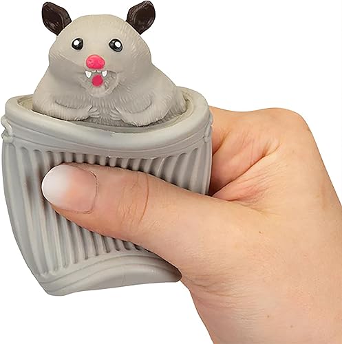 Accoutrements Archie McPhee - Regalo de broma novedoso: zarigüeya sorpresa – Bote de basura al aire libre Sorpresa! Uno por pedido – Una zarigüeya