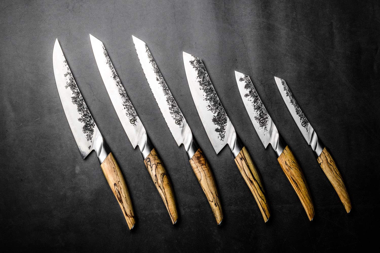 Forged Spickmesser Katai, 12cm, Aus japanischem VG10 Stahl, Von Hand in 5 Schichten geschmiedet, Verpackt in Einer luxuriösen Holzkiste