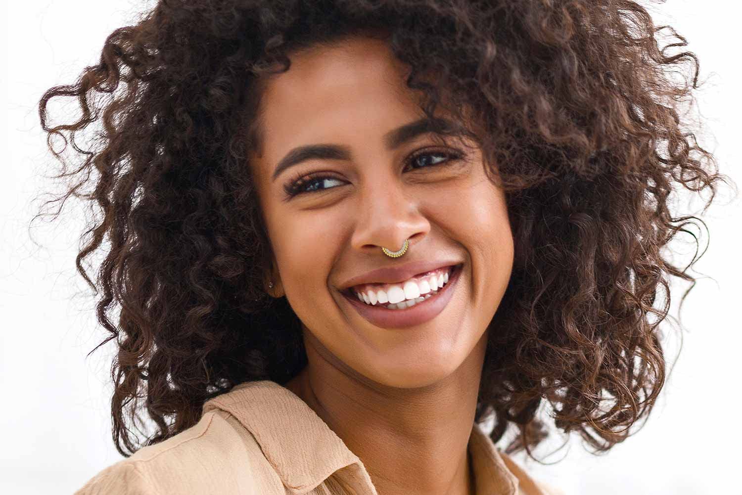 PIERCINGLINE 750er Gold Segmentring Clicker | 18 KARAT | EINGEFASSTE KRISTALLE mit KUGELRAND | Piercing Ring Nase Septum Ohr Helix | Farb & Größenauswahl
