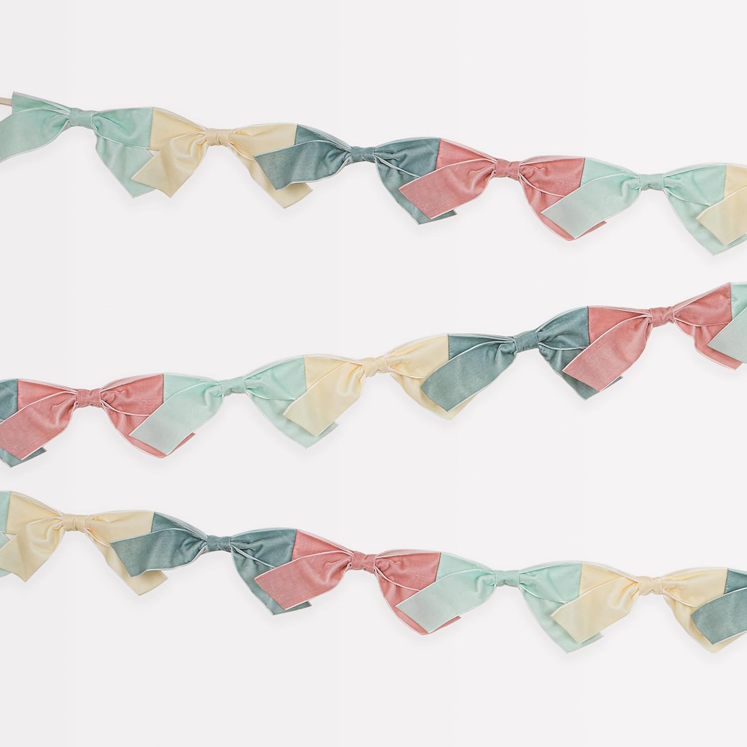 Meri Meri Velvet Bow Garland (Pack of 1), Reusable 5.5’ Garland with 2’ Excess Cord, Great for Bow Party Decorations, Bridal Shower Decorations, and More