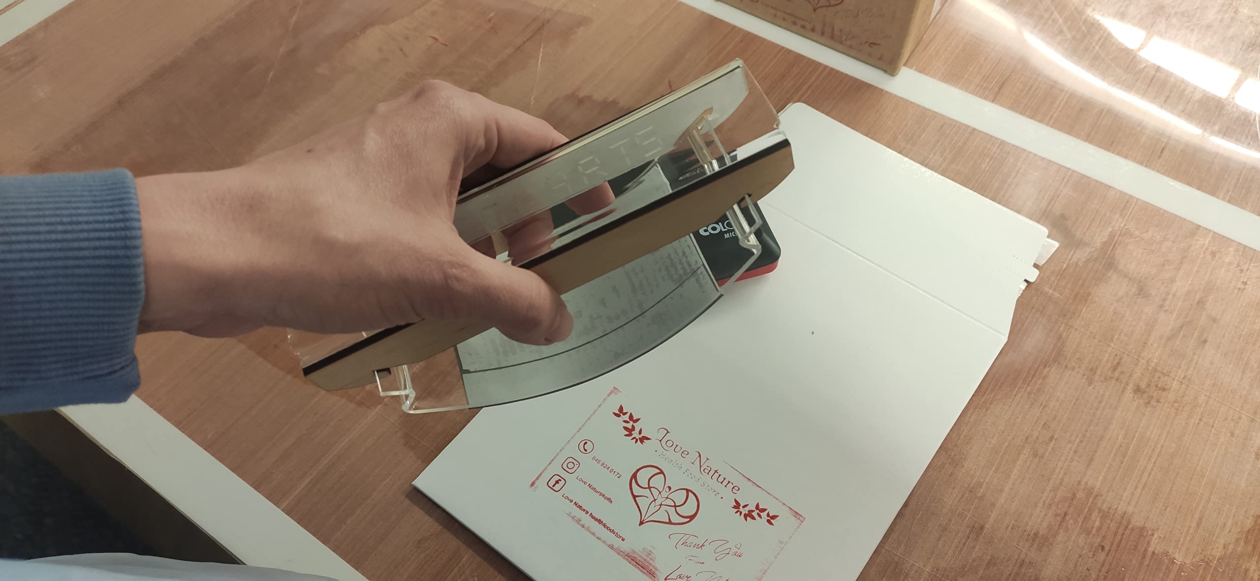 Timbro swing su misura, acrilico personalizzato/timbro di legno per imballaggio, buste, sacchetti di carta.