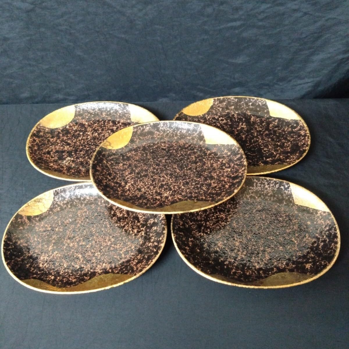 有田焼飾り皿 深川製 陶器 焼物 中皿 スタンド付き