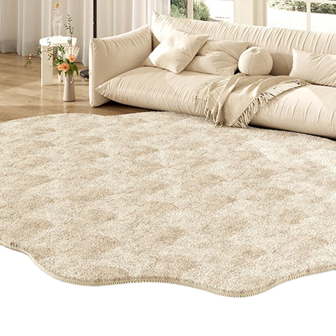 Tapis fausse laine beige de qualité premium 140x200cm avec découpe irrégulière moderne