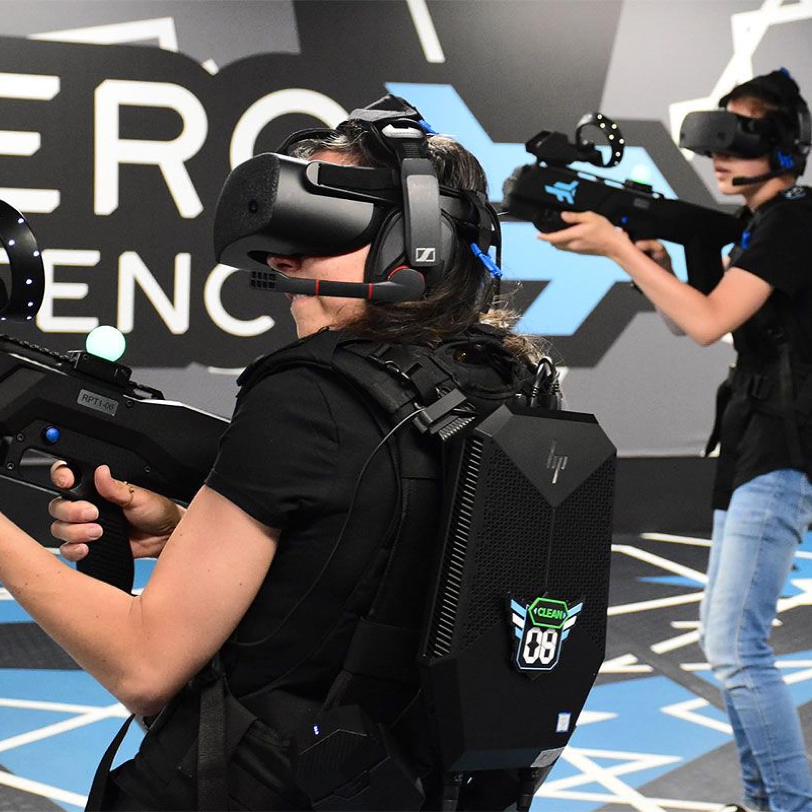 Zero Latency Free Roam Virtual Reality for Two - Naviga a piedi in un mondo virtuale utilizzando la realtà virtuale all'avanguardia - 6 sedi nel Regno Unito