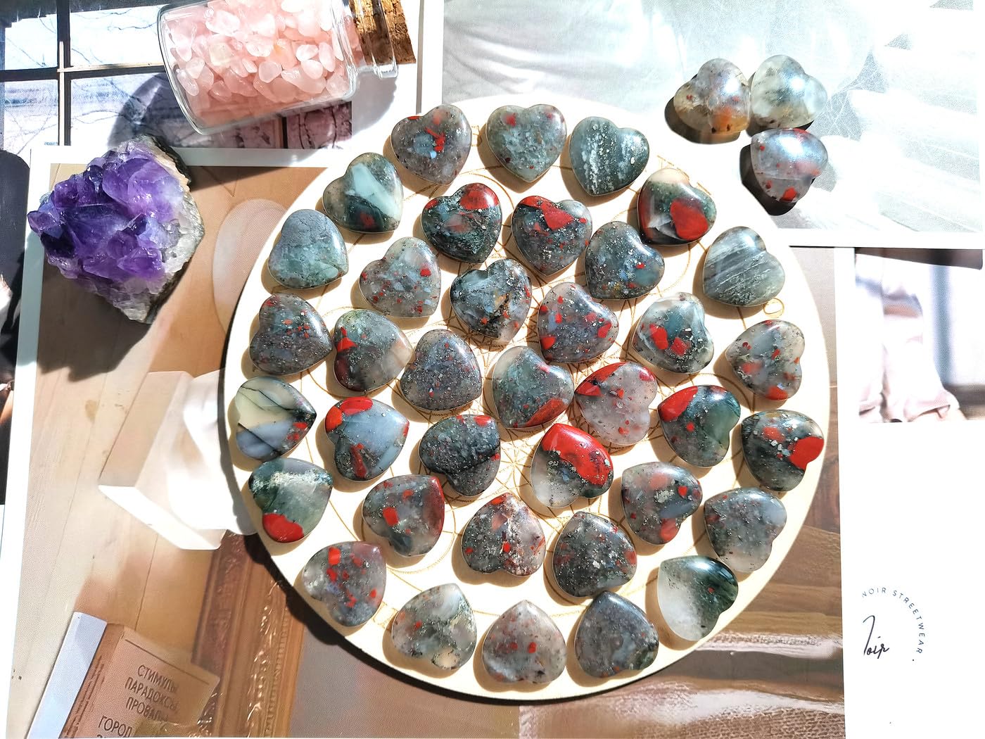 QINJIEJIE 20PCS African Bloodstone Heart Stones Crystals Bulk Love Shaped Worry Stone Heart Rock Pocket Polished Palm Gems Crystal Reiki Balancing Wholesale Carved Stone Decor Gift - Image 6