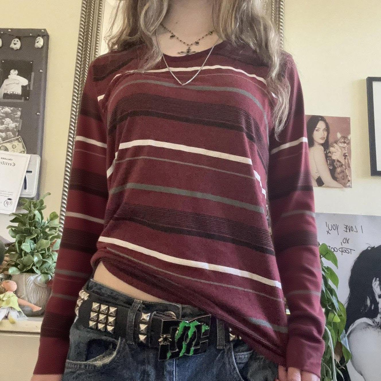 Y2k Grunge Graphic Tees for Women Teen Girls Vintage Goth Aesthetic Baggy Shirts 2000s Emo Tops Fall Clothes - Image 2