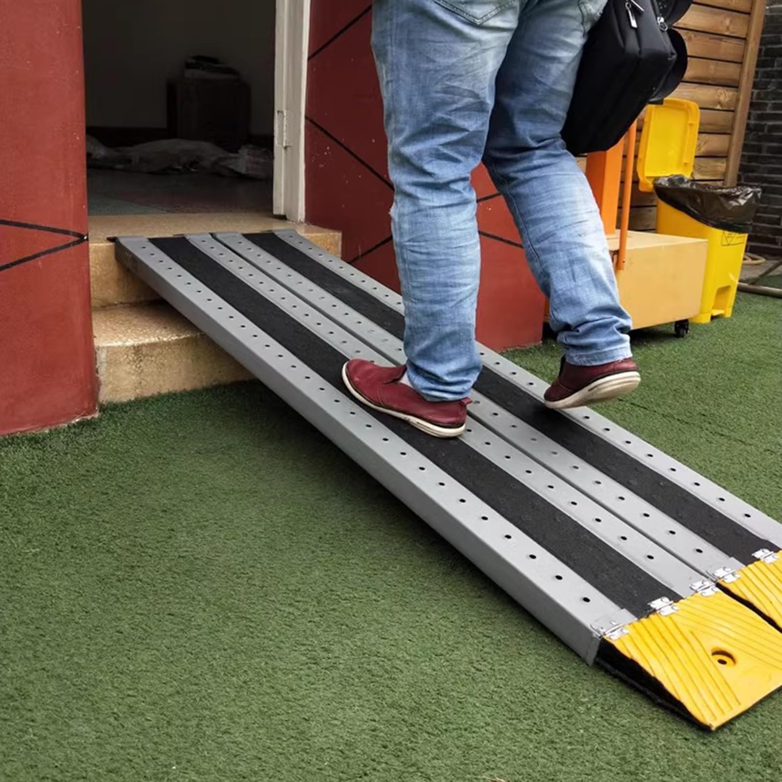 Rampa de umbral, rampa portátil antideslizante para silla de ruedas, puertas, escalones para motocicleta, escaleras, rampa para discapacitados, carga de 330 libras (color: 120 cm, tamaño: 2 piezas)
