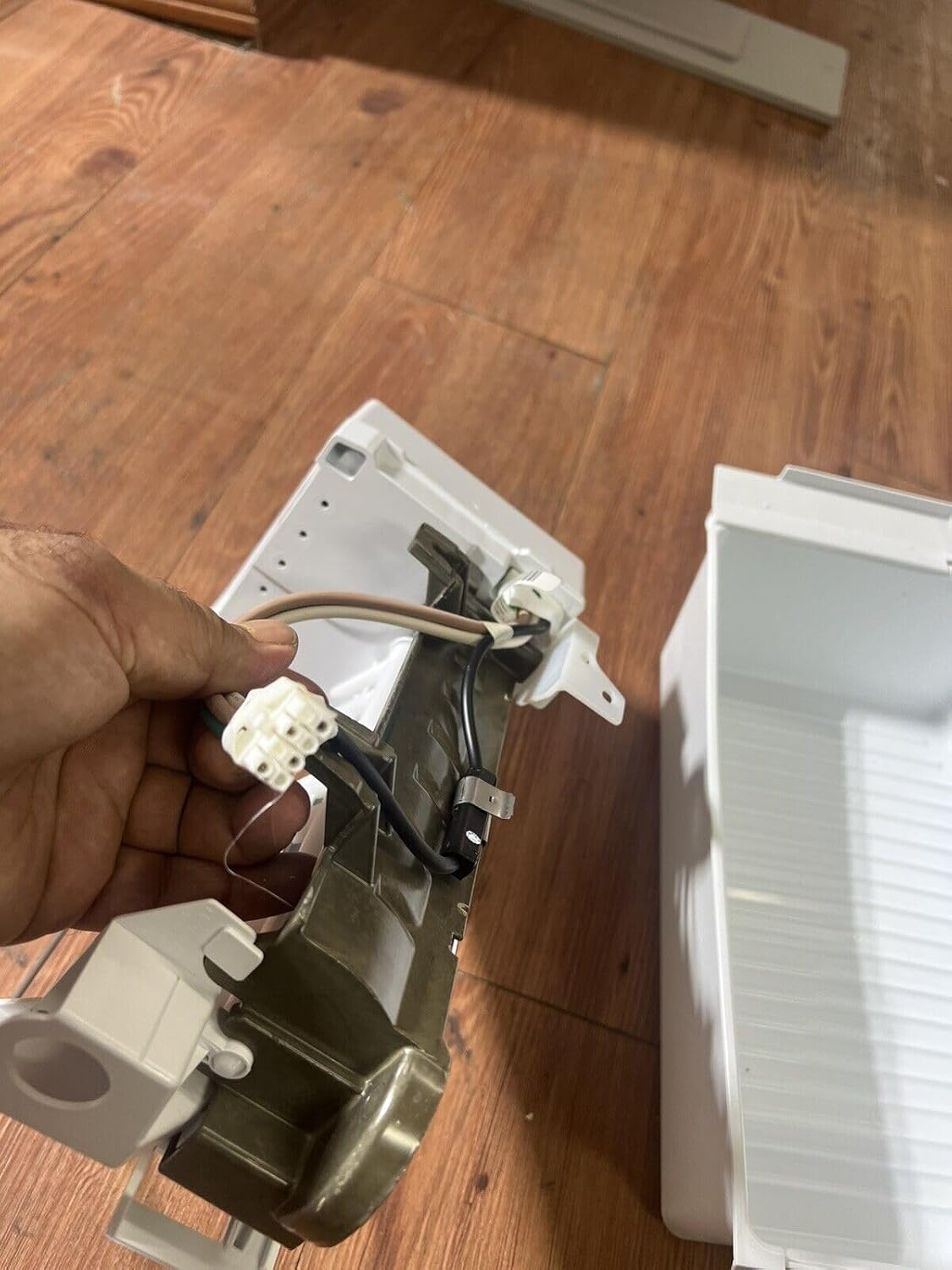 #US Replacement Part Fits for Whirlpool Eckmfez 1 White Automatic Refrigerator Ice Maker Kit W10363267 icepart#2419667