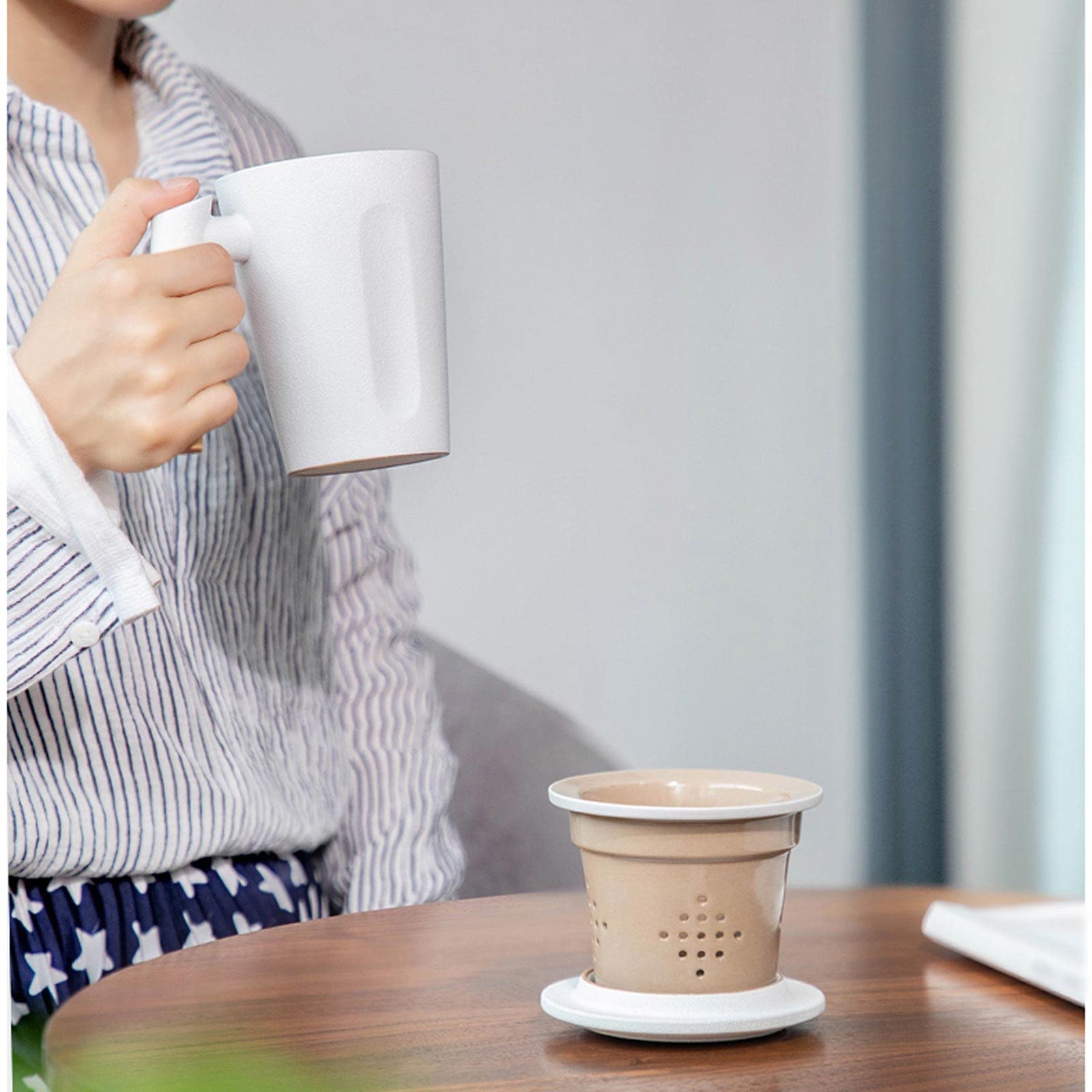 Mug Tasse en céramique avec filtre à thé, tasse à thé pour bureau, utilisation à la maison, grande capacité, tasse à eau avec couvercle, tasse à café de 365,7 g (couleur : or)
