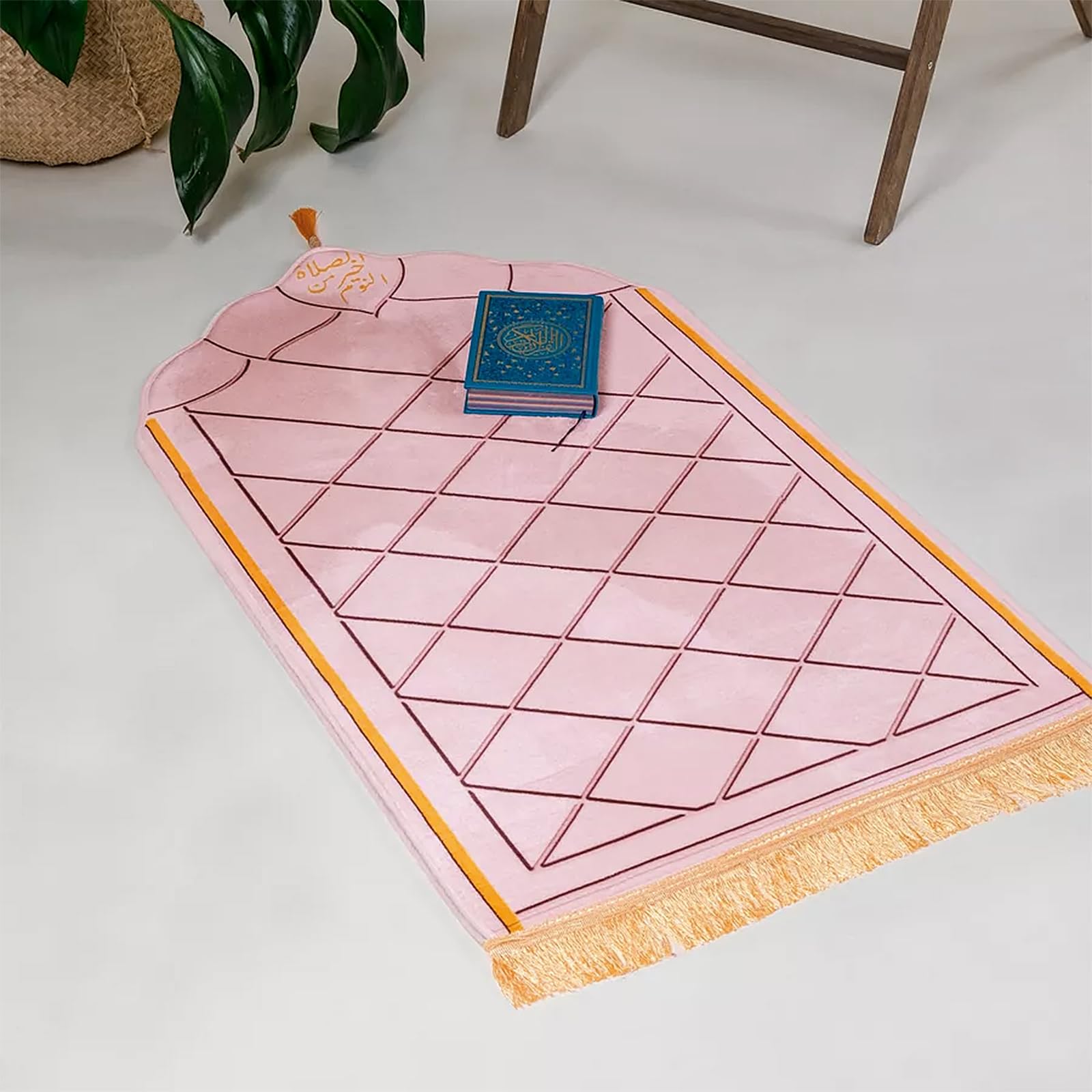 Tappeto Da Preghiera Islamico In Flanella Morbida – Portatile E Pieghevole Con Nappe, 65x110 Cm – Antiscivolo Sul Retro, Ideale Per Viaggio, Casa E Moschea – Regalo Per Ramadan E Eid