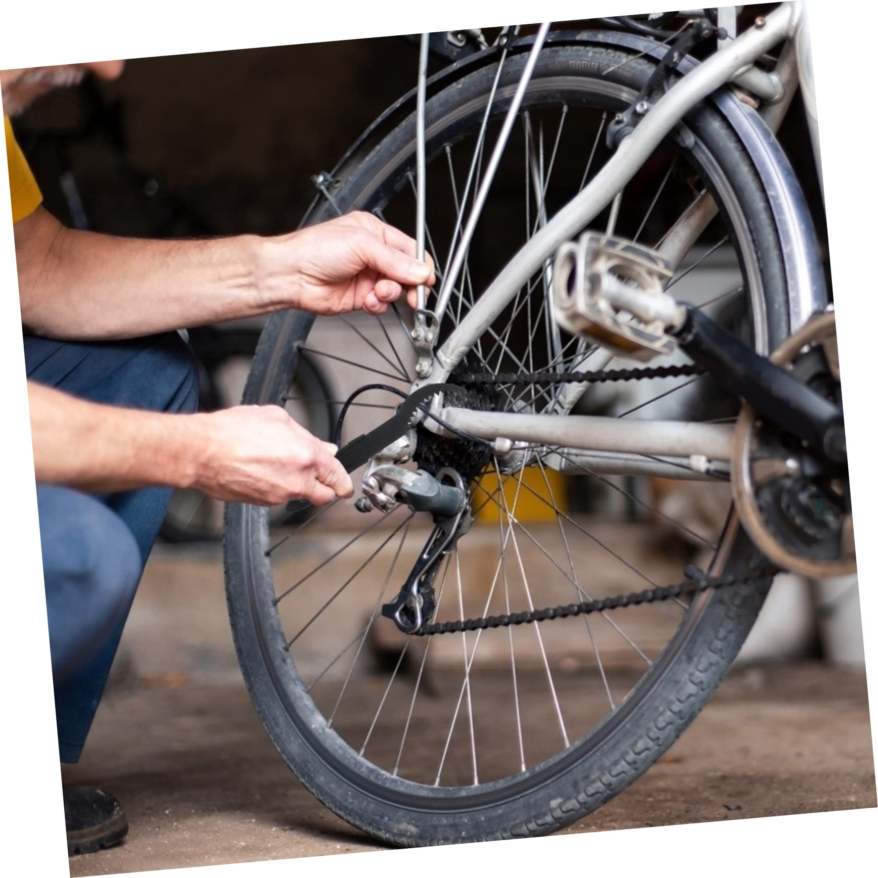 Abaodam 5 Sets Bike Chain Cleaner Brush Kit Durable Cleaning Tools for Easy to Use Bicycle Brush for Daily Maintenance Curved Design for Gears and Chains