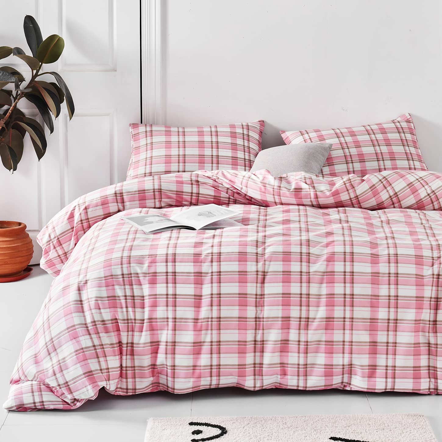 pink gingham pillowcases