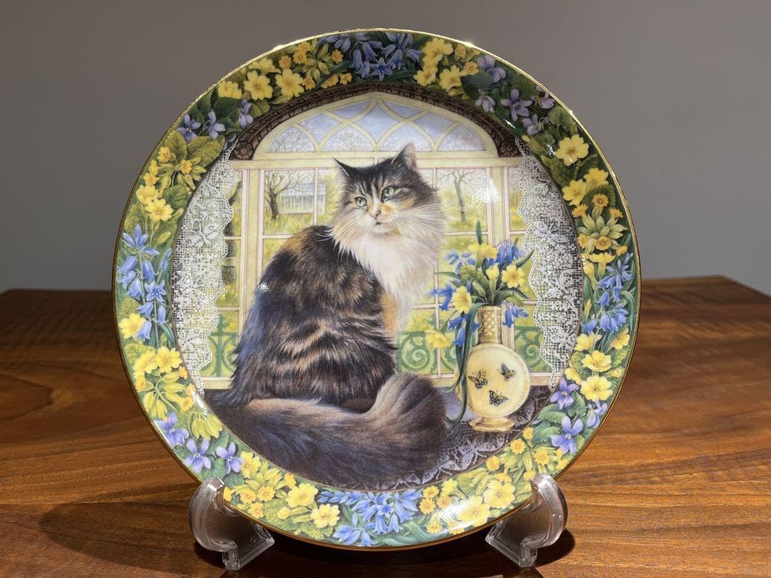 ロイヤルドルトン レズリー・アン・アイボリー　春夏秋冬猫のプレート ロイヤルドルトン レズリー・アン・アイボリー猫の絵皿プレート