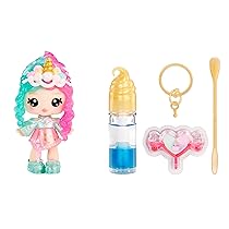 Yummiland Lip Gloss Doll: Mystery Color Change – Phoebe Frappe: Include 1 Bambola, Lucidalabbra Fai da Te + Portachiavi Rimovibile, Gioco cosmetico. Collezionabile. età 4+