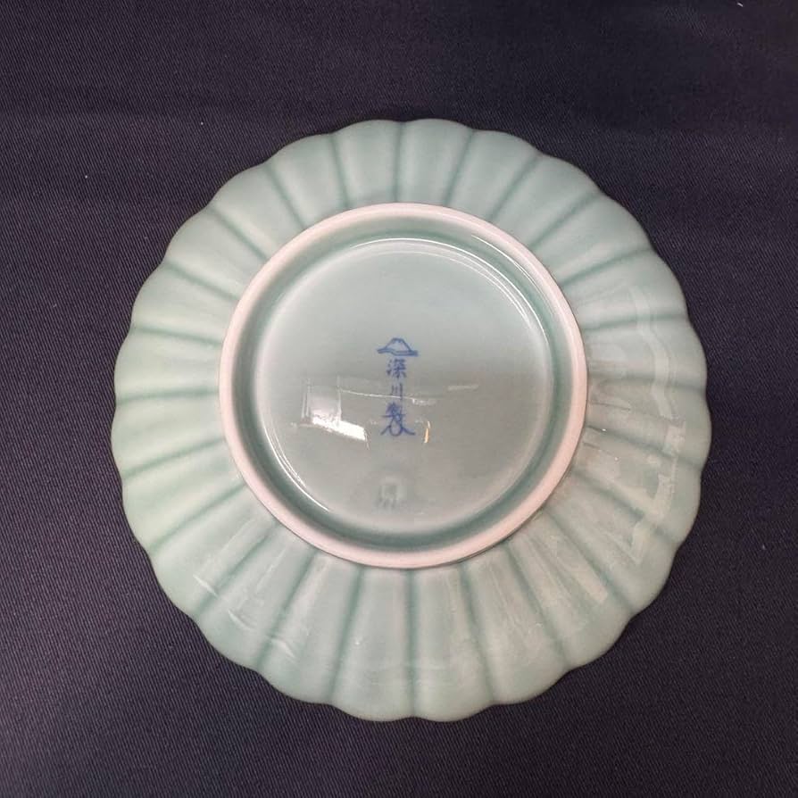 深川製磁　青磁　菊割鉢 ⭐️ 深川製磁 青磁 菊割鉢 中鉢 ⭐️ - メルカリ