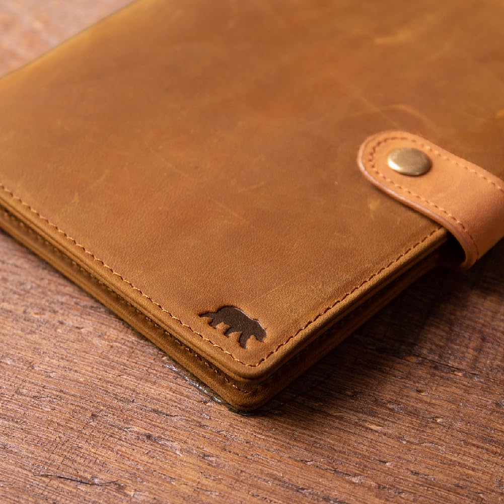 Alaskan MAKER - Custodia per carte di credito grigia in pelle pieno fiore - Archiviazione documenti auto e carte - Protezione RFID - Chiusura sicura con bottone a pressione - Formato compatto e
