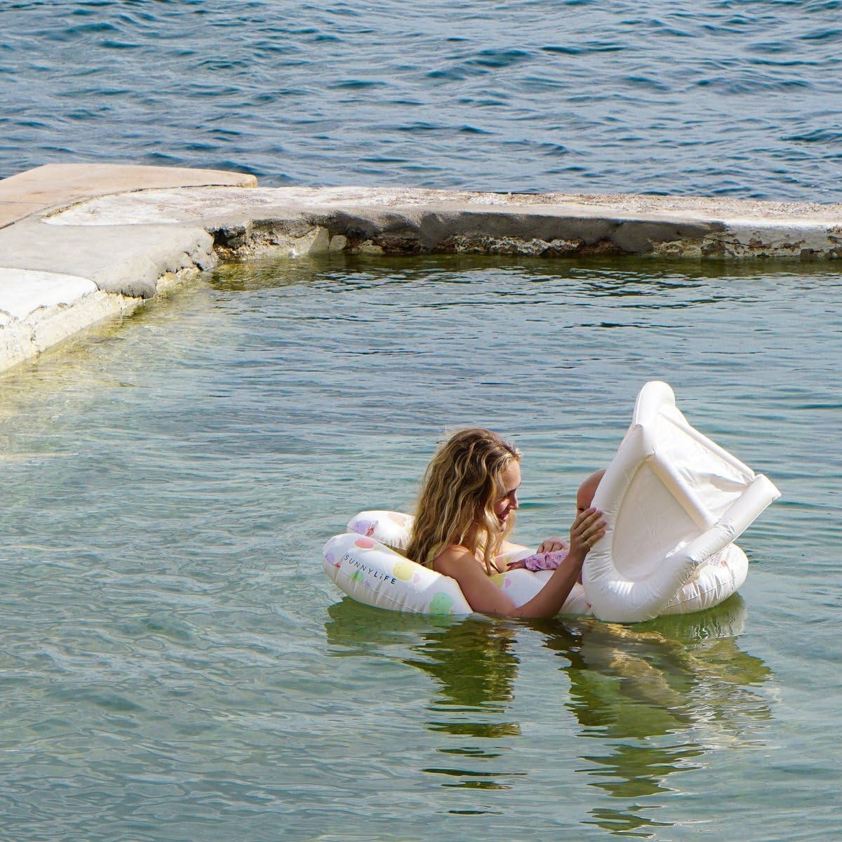 Sunnylife Float Together Baby Seat with Canopy | Inflatable Infant Pool Float, Soft Leg Cradles & Headrest | Non-Toxic Phthalate-Free PVC | Fits 24–33 lbs | Apple Sorbet