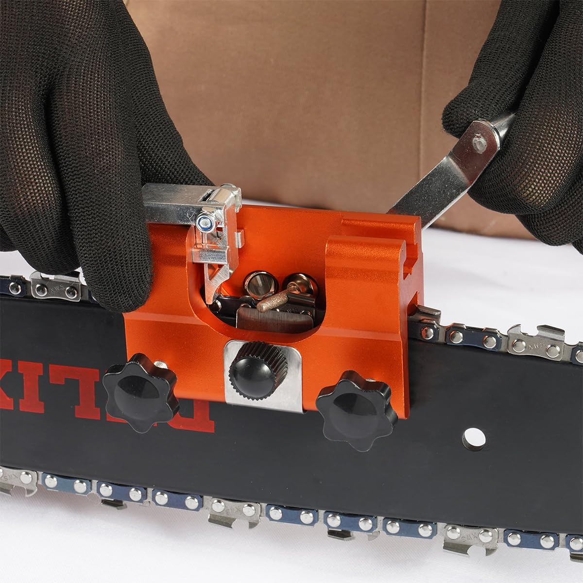 Chainsaw Sharpener Kit, Hand-Crank Portable Chain Saw Sharpener Tool with 3 Pcs Chainsaw Chain Sharpener Stones, Chain Saw Blade Sharpener for 12