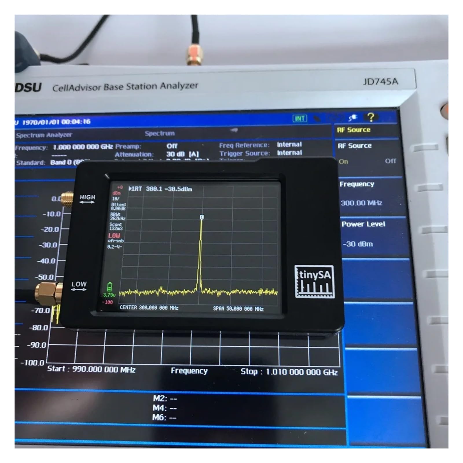 Analizador de espectro Pantalla de 2,8 pulgadas, analizador de espectro minúsculo portátil de 100kHz a 960MHz con protección ESD Imágenes claras y funcionamiento sensible
