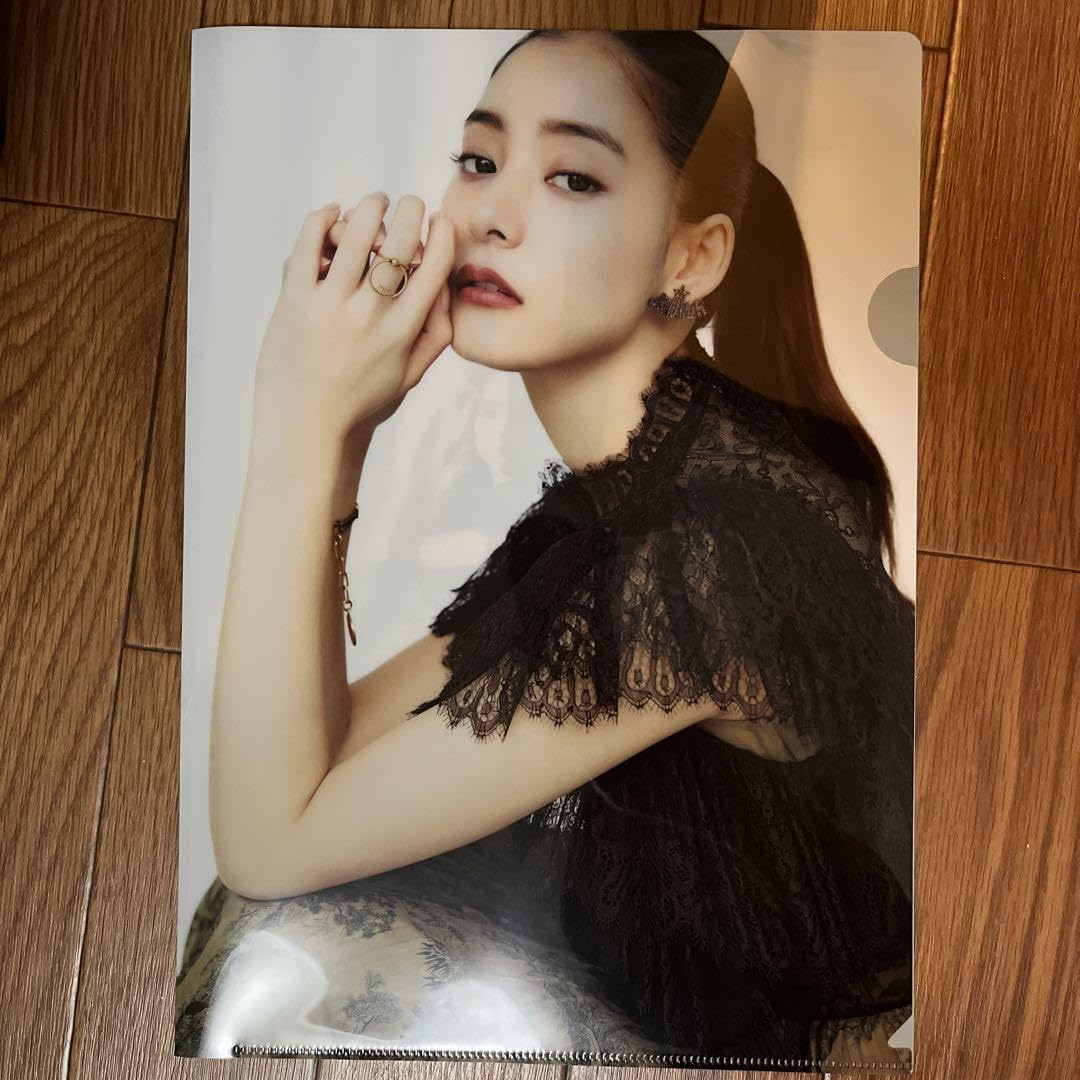 Amazon.co.jp: 新木優子 photo book first. ＋ ファイル 2枚 ホビー