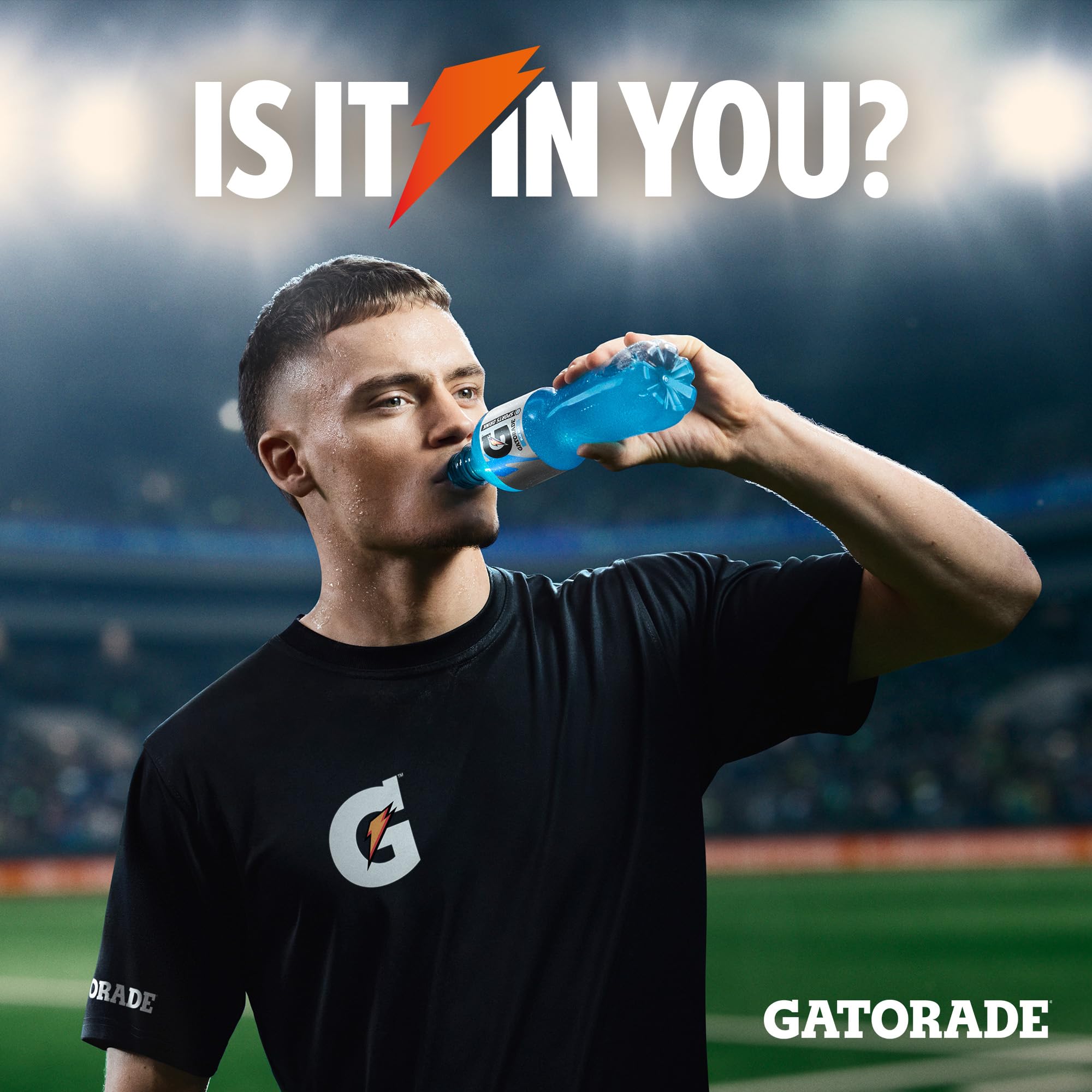 Gatorade Blue Bolt, isotonisches Sportgetränk mit Himbeergeschmack & Elektrolyten, in sportlicher PET-Einwegpfandflasche (12 x 0,5 L)
