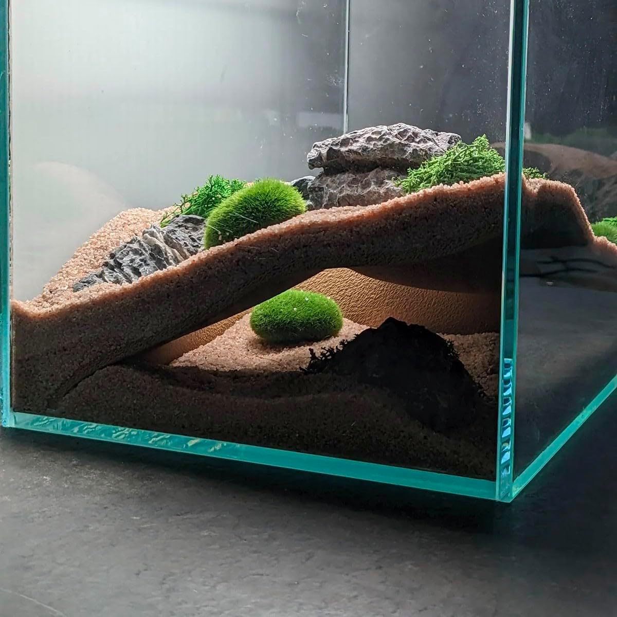 Fish Tank Decorations, Corner Reptile Hideout, 3D Printed Bearded Dragon Tank Accessories, Reptile Hideout Hide Cave(White,L)