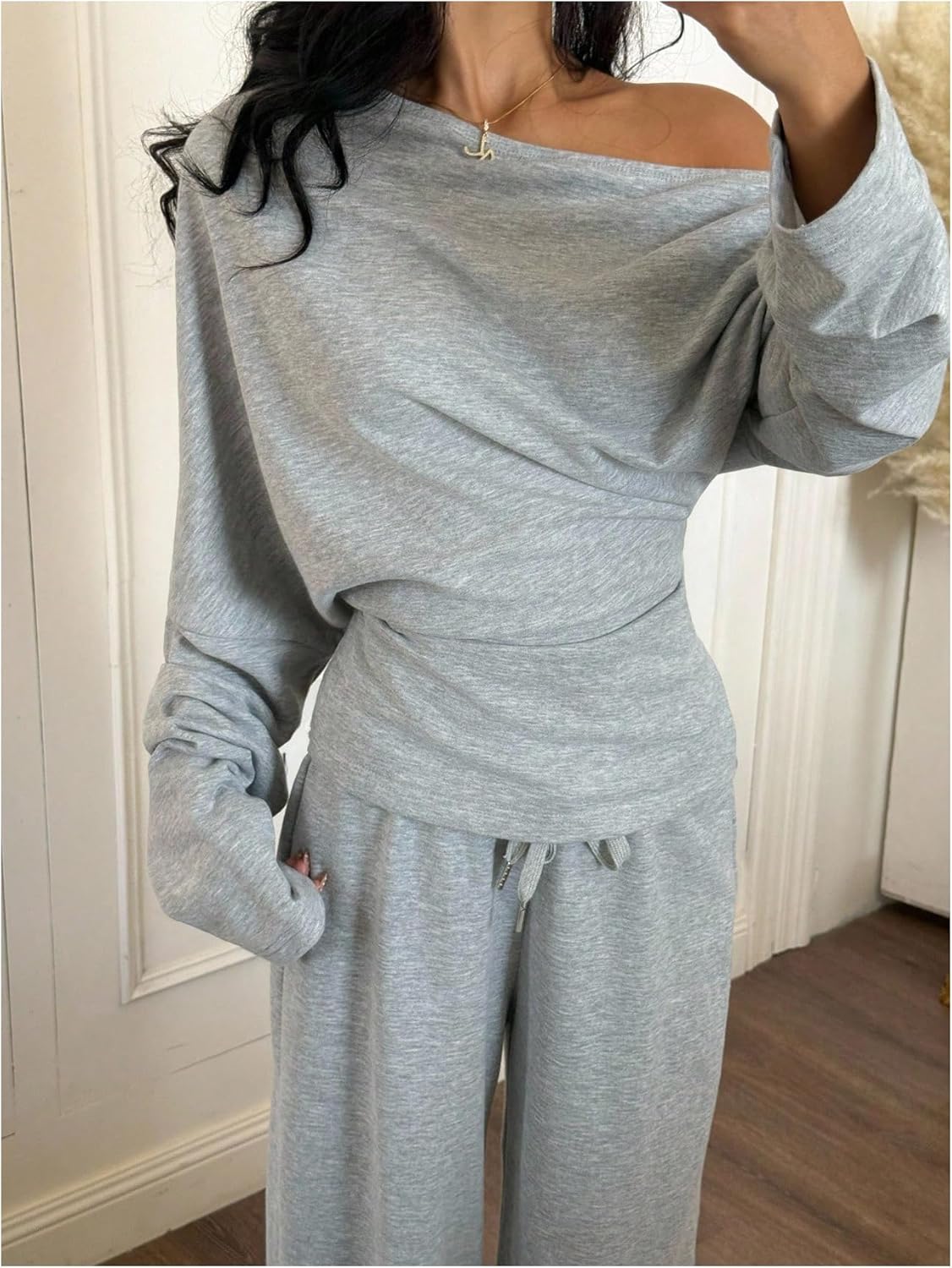 Verdusa Women‘s Sweatsuits 2 Piece Outfit Off The Shoulder Sweatshirt with Sweatpants Airport Travel Outfits 2026