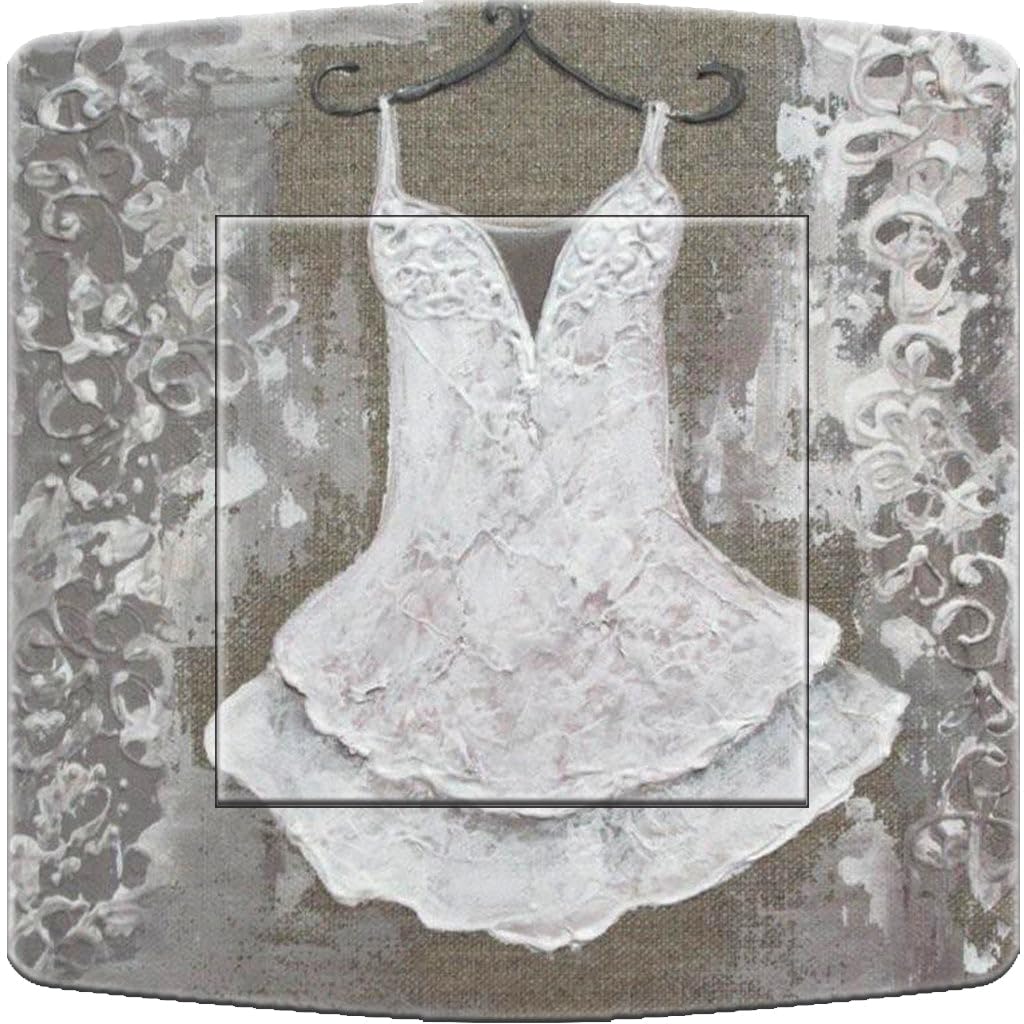 Interrupteur décoré petite robe blanche pour sublimer vos murs blancs - 3