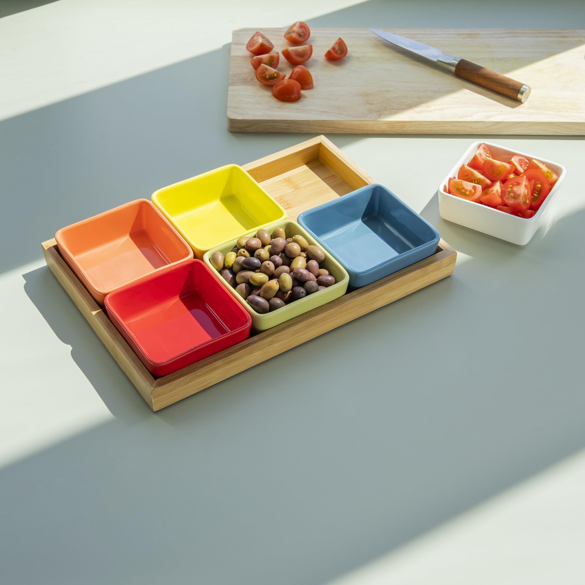 Remember Schalenset mit Holztablett Nr 1, 7 tlg, Tablett: B 33 x T 22.5 x H 5 cm, spülmaschinengeeignet – Servierschalen Set mit Tablett aus Holz, für Snacks, Tapas oder Antipasti