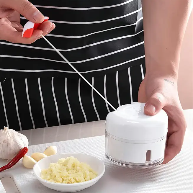 Manual Garlic Pulverizer, Vegetable Onion Chopper,Small Powerful Hand Pull Chopper Blender to Portable Small Food Processor for Garlic,Ginger,Chili, Vegetables-3.55 * 2.76 in