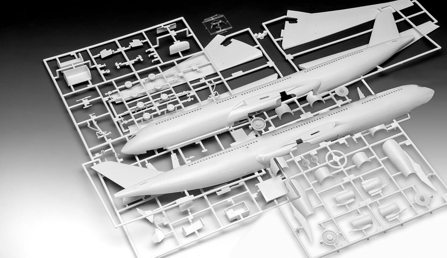 Revell 03816 Airbus A330-300 - Lufthansa New Livery 1:144 Scale Unbuilt/Unpainted Plastic Model Kit