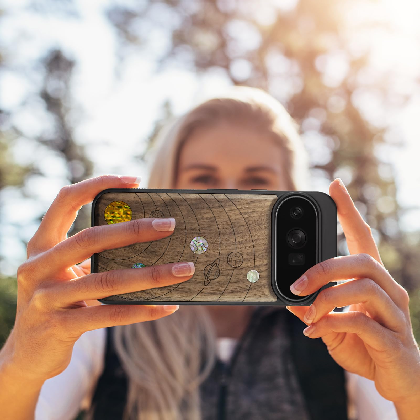 Carveit Madera Funda para Pixel 11 Pro XL (Nogal-Sonnensystem)