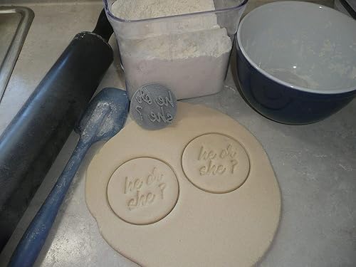 Miniatura 6 de YNG He or She Words SCRIPT FONT SHOWER GENDER REVEAL GALLETAS Sello EMBOSSER HERRAMIENTA DE HORNEAR IMPRESO 3D HECHO EN USA PR4015 Gris