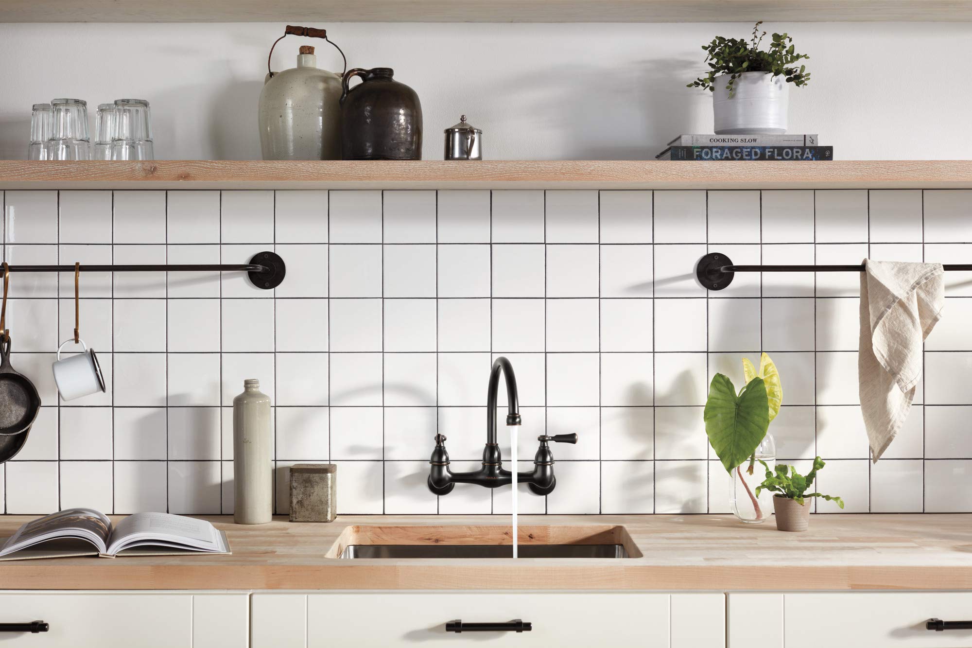 Peerless P2765LF-OB Elmhurst - Grifo de cocina de dos manijas, montaje en pared, bronce aceitado