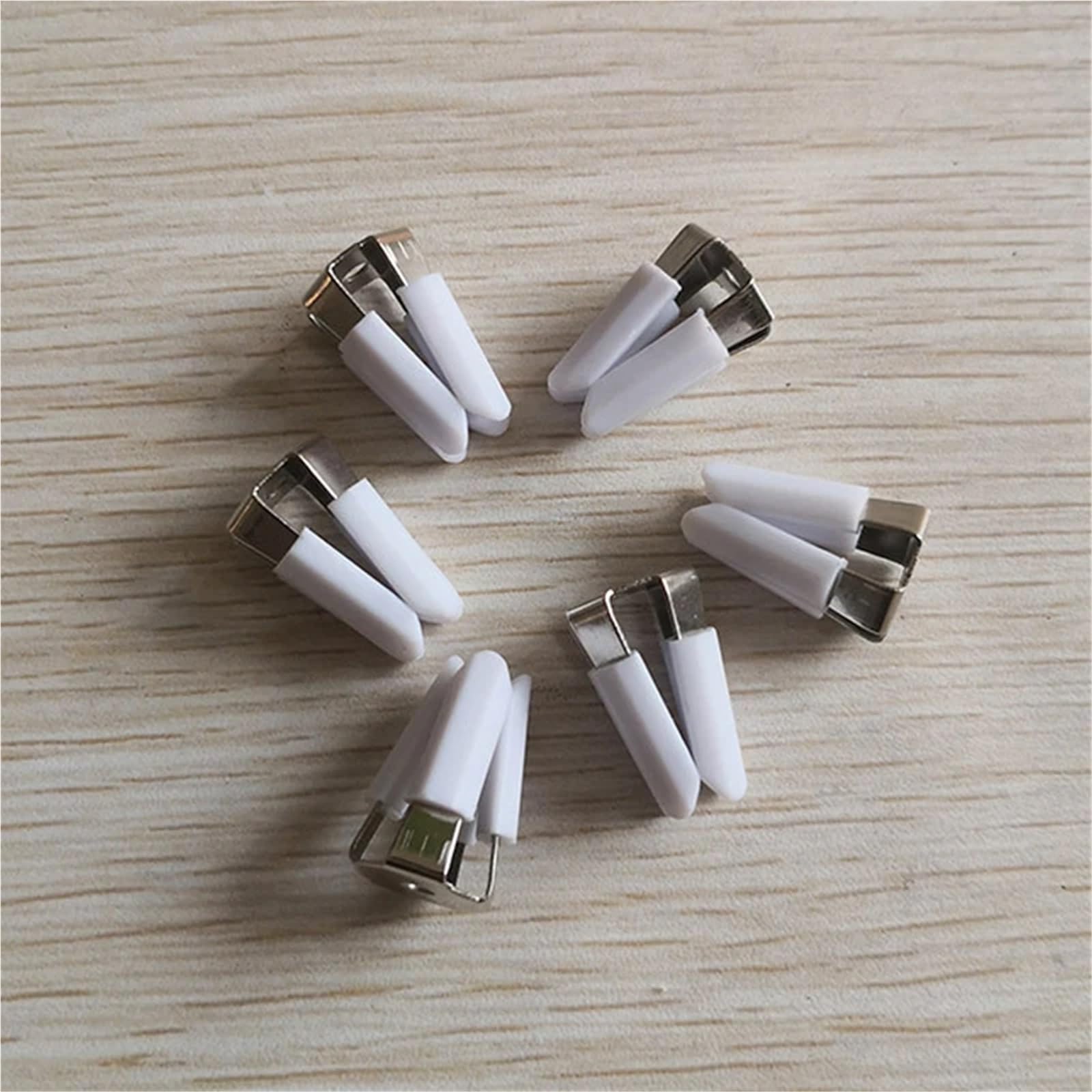 Clip per bocchetta dell'aria dell'auto, clip per profumo, accessori per slot per schede, accessori per bottiglie di vetro (bianco, 100 pezzi)