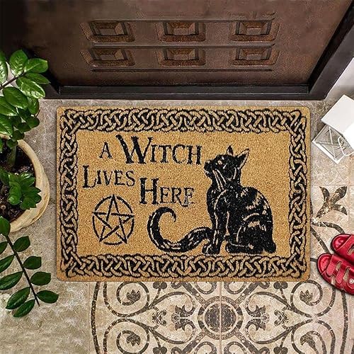 Tapete antideslizante con texto en inglés A Witch Lives Here con gatos negros, divertida decoración para baño, cocina, porche delantero, decoración