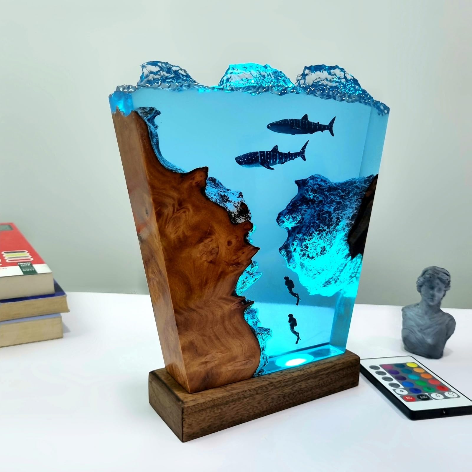 Drawelry Luce Notte Resina Epossidica Paesaggio Sottomarino 3D Artigianale, Decorazion Casa Base Legno, Mini Acquario Marino con Animali Marini Lampada per Cameretta Soggiorno Ufficio (A9)