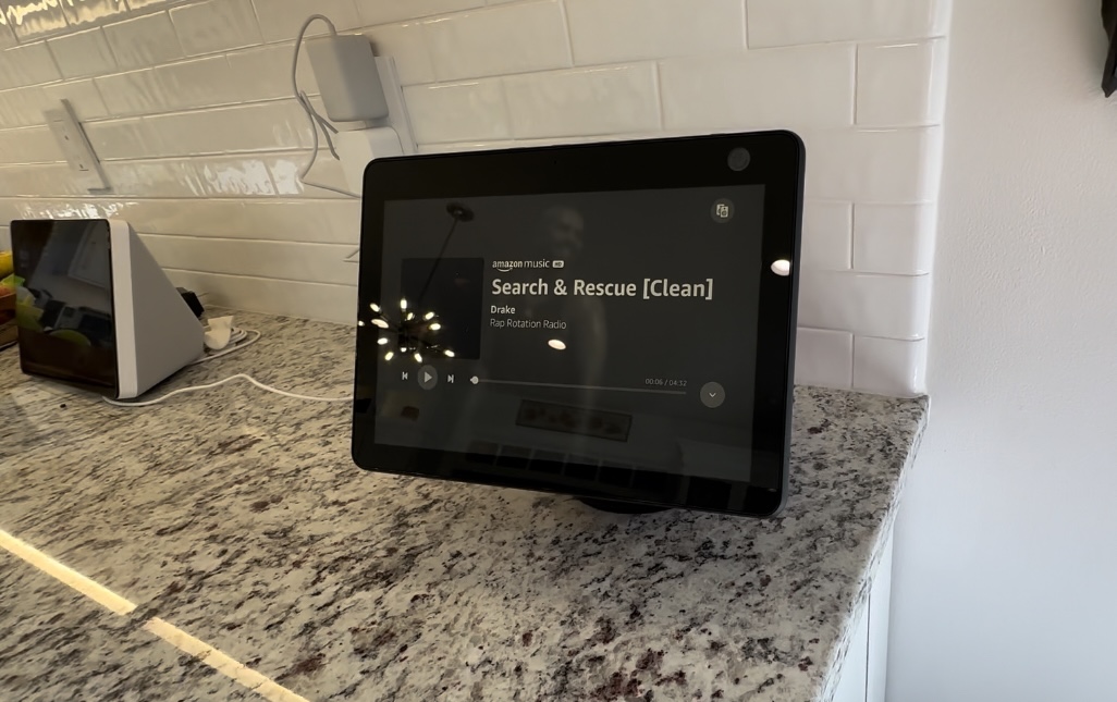 Watch Echo show 10 and Echo 2nd gen comparison on Amazon Live