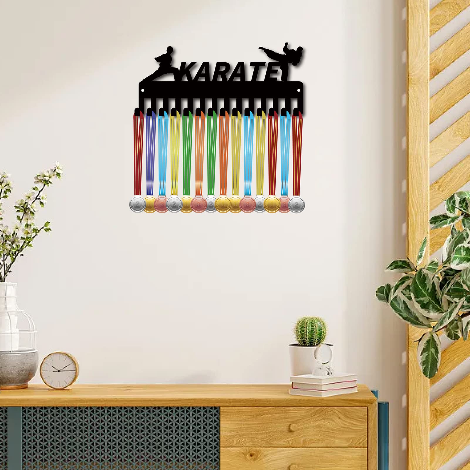CREATCABIN Appendiabiti Porta Medaglie Karate Espositore Rack Sport Metallo Appeso Premi Ferro Piccolo Supporto Decor 14 Ganci per Parete Casa Distintivo Corsa Ginnastica Nuoto Nero 29x12.5cm