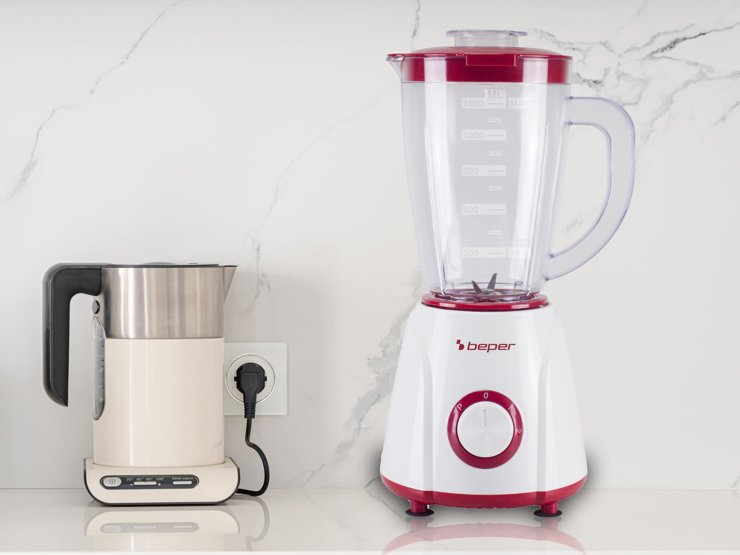 BEPER P102FRU501 Mixeur de table 1,5 L – 400 W, 4 lames en acier inoxydable, 2 vitesses + fonction Pulse, pichet gradué, couvercle avec trou, base antidérapante, idéal pour les crèmes et sauces
