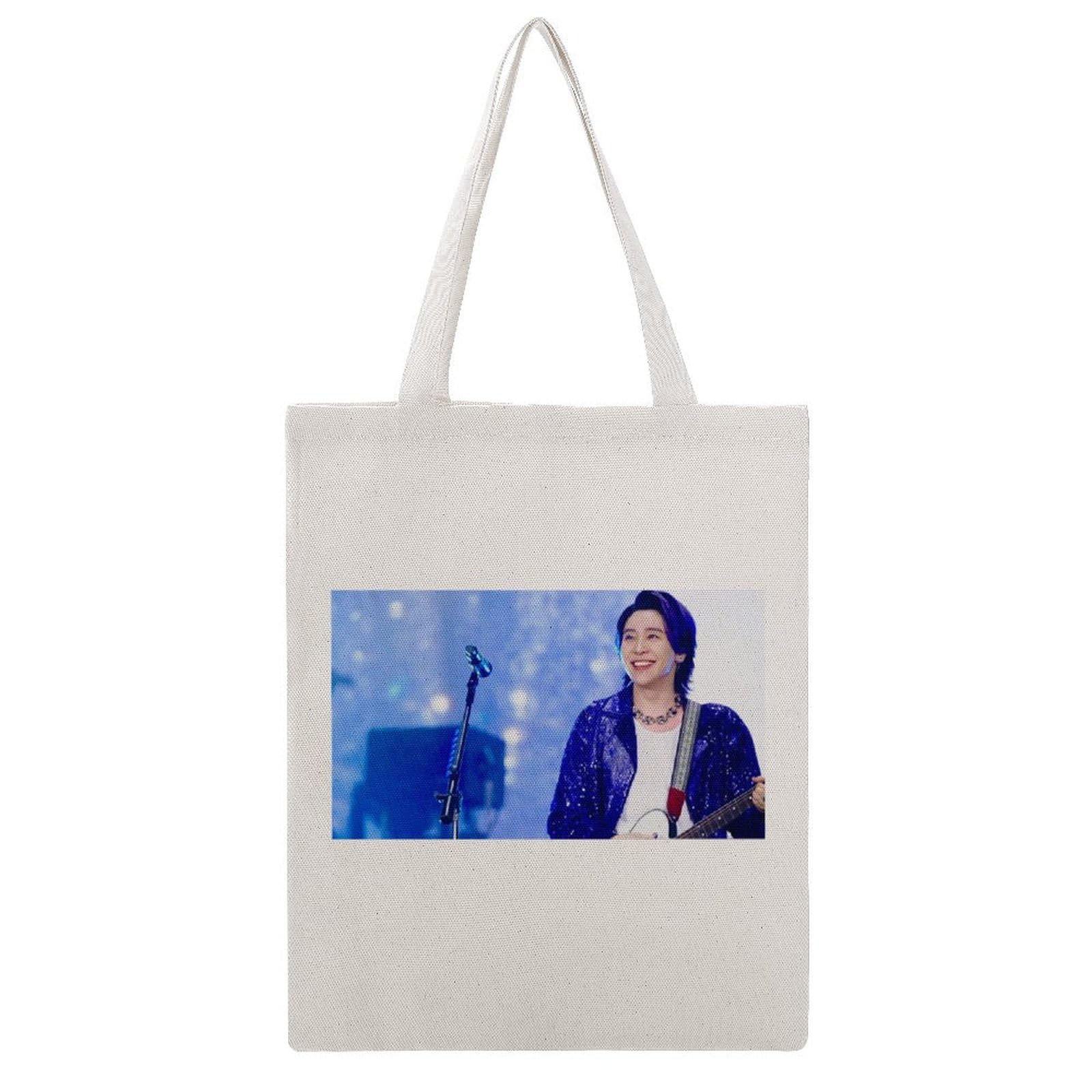 ミセス・グリーン・アップル 大森元貴 若井滉斗 藤澤涼架 トートバッグ 大容量 肩掛け 軽量 運動 キャンバス 周辺 グッズ ショルダーバッグ おしゃれ ファッション レジャー エコバッグ 帆布 旅行 キャンプ 通勤通学男女兼用(237)