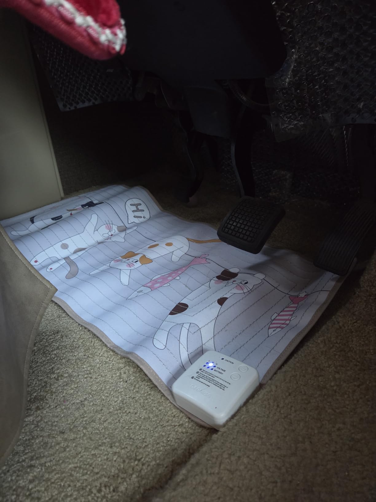 Close-up of the control panel on the DOGNESS Pet Shock Mat