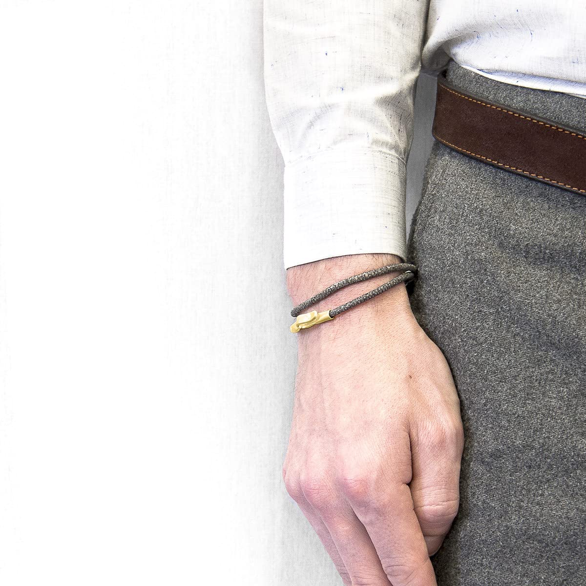 ANCHOR & CREW Pulsera Liverpool De Oro Amarillo 9Ct Y Cuero De Mantarraya Gris Sombra - Hombre - 23cm